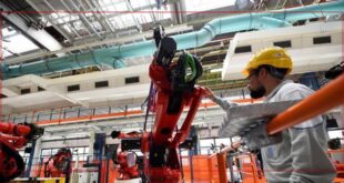 إيطاليا تواجه أزمة ديون ونمو اقتصادي مُتعثّر